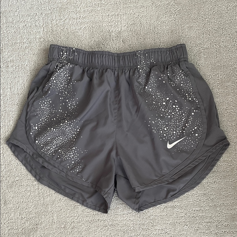 Nike Women's Gray Patterned Athletic Shorts